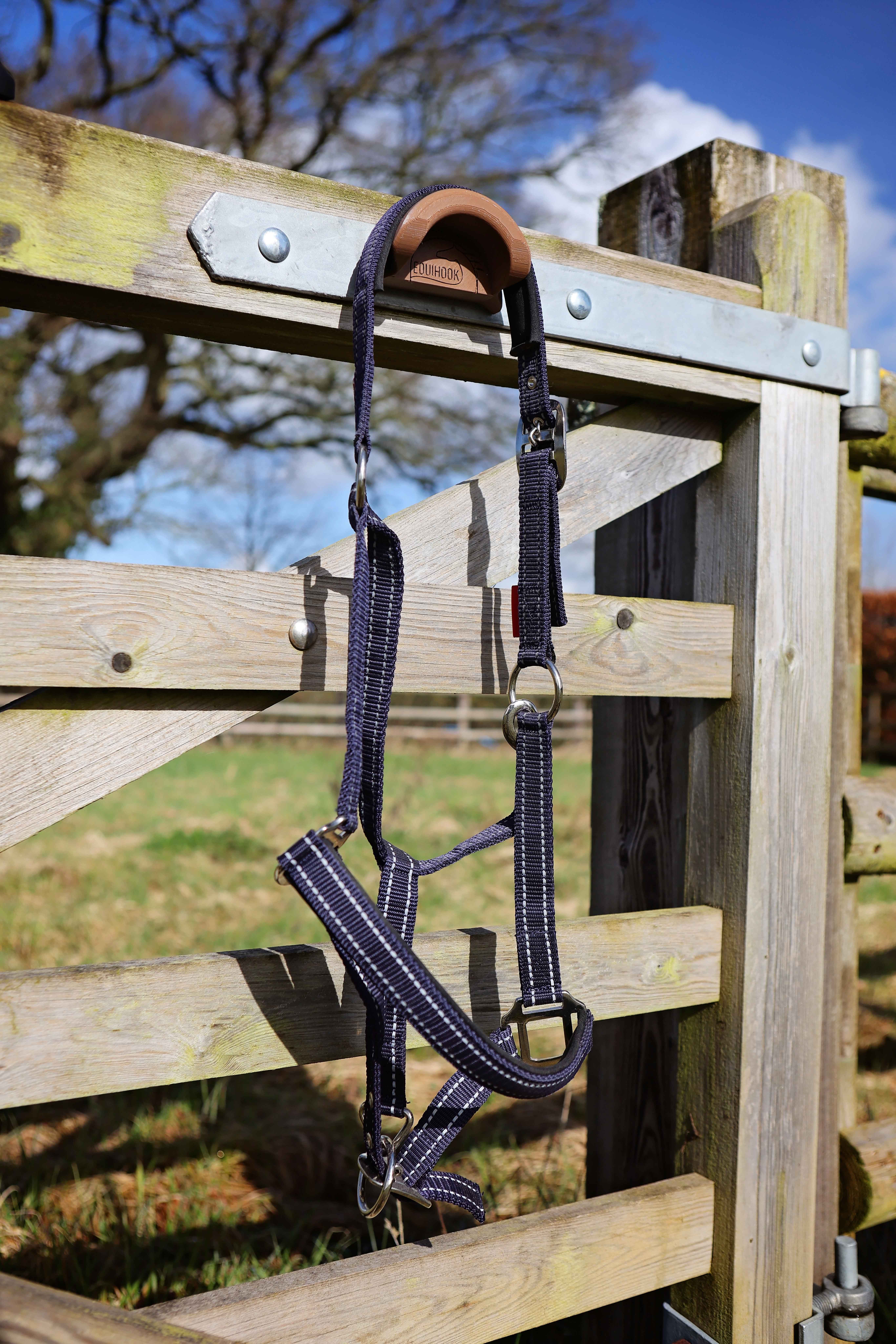 EquiHook - Magnetic Bridle Hook - Image 3